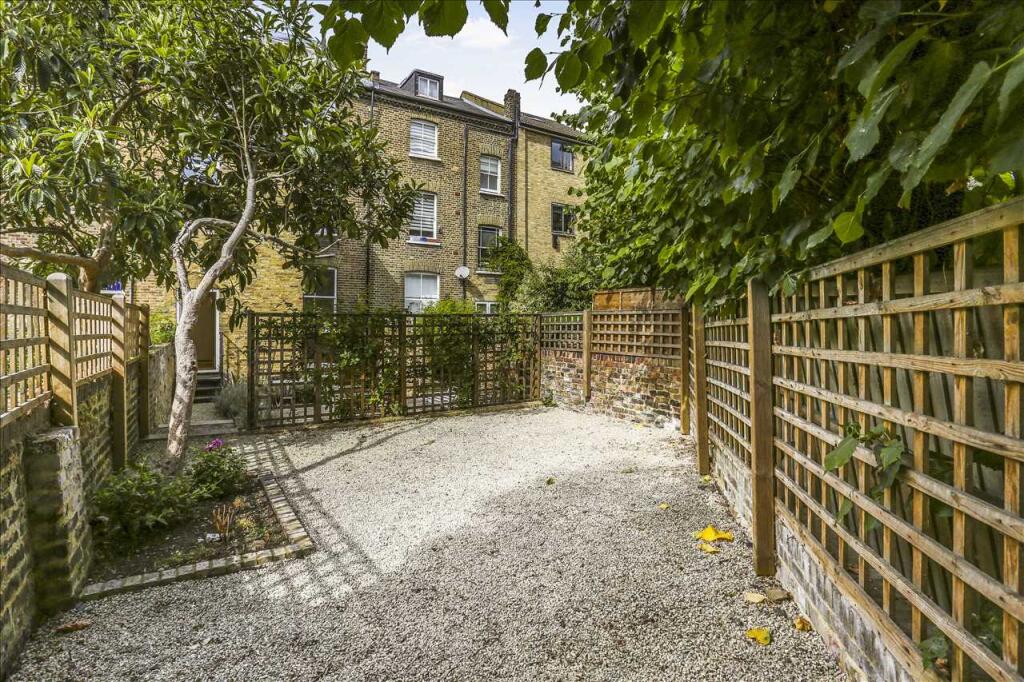 Apartment in London, Kentish Town - View 2