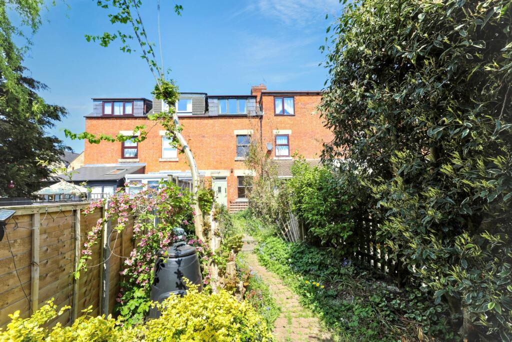 Main image of property: Gloucester Road, Stonehouse