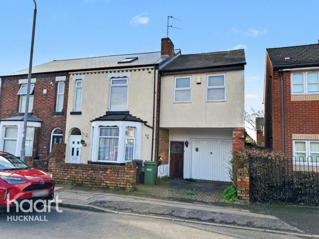 House in Nottingham, Daybrook - View 2