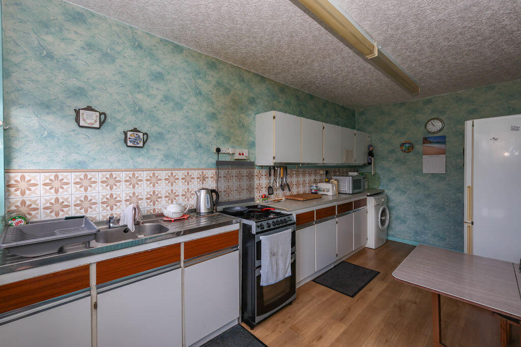 Higher Cleggswood Avenue, Littleborough, OL15 0DJ photo 4
