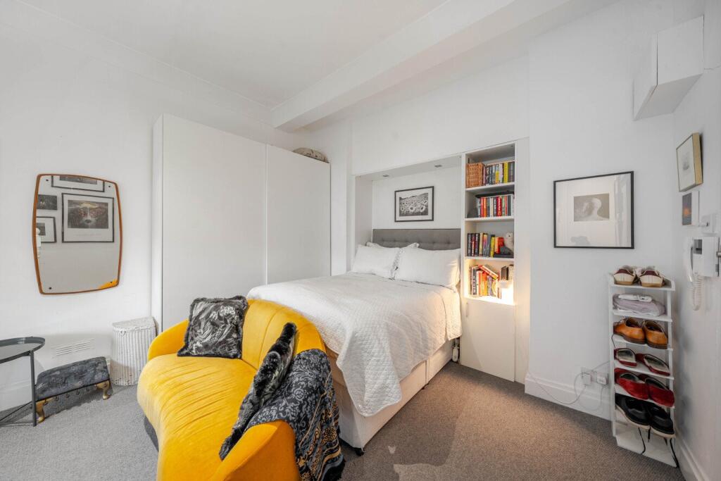 Apartment in London - View 3