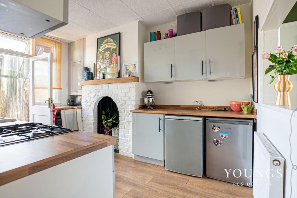 Apartment in Southend-on-Sea, Essex - View 3