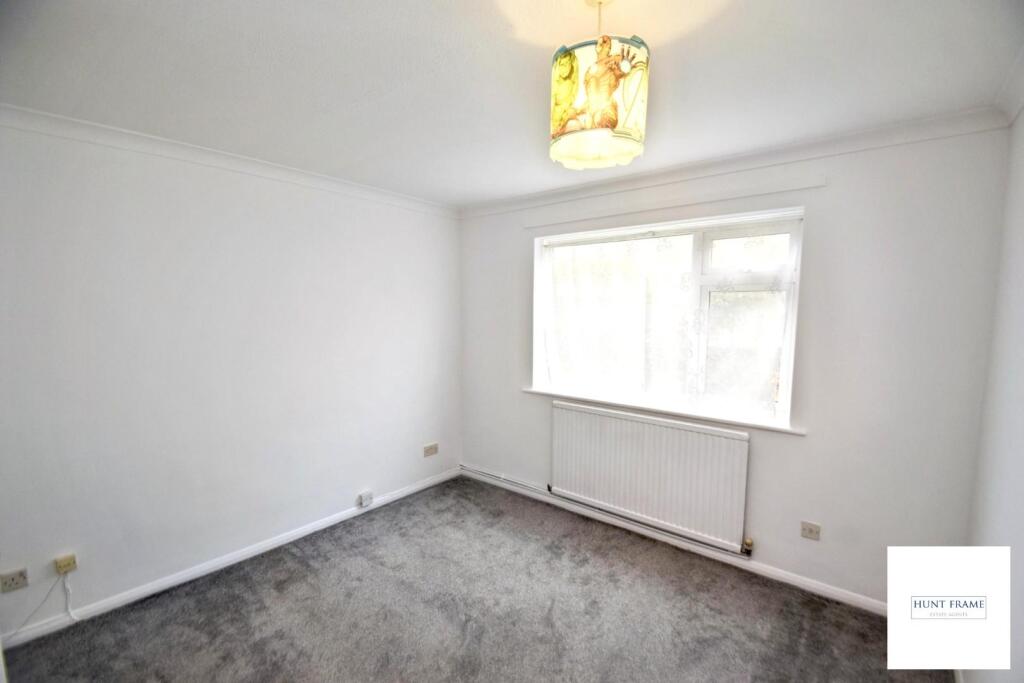 Apartment in Eastbourne, East Sussex - View 3
