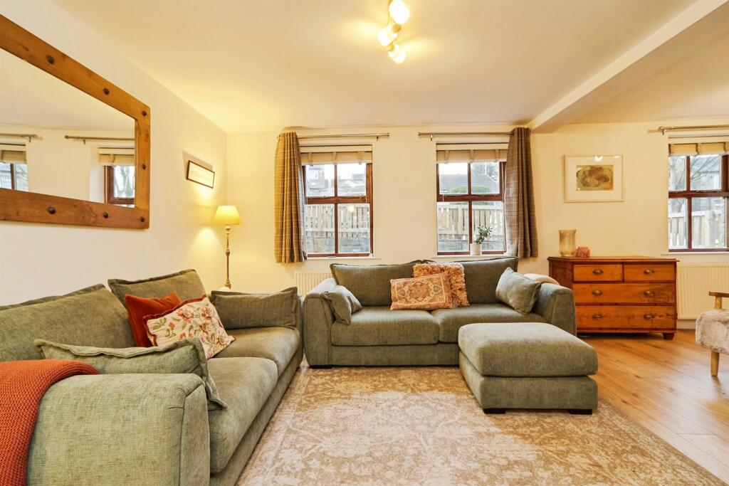 House in Bradford, West Yorkshire - View 2
