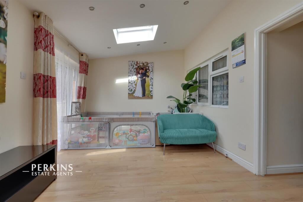 House in Southall - View 5