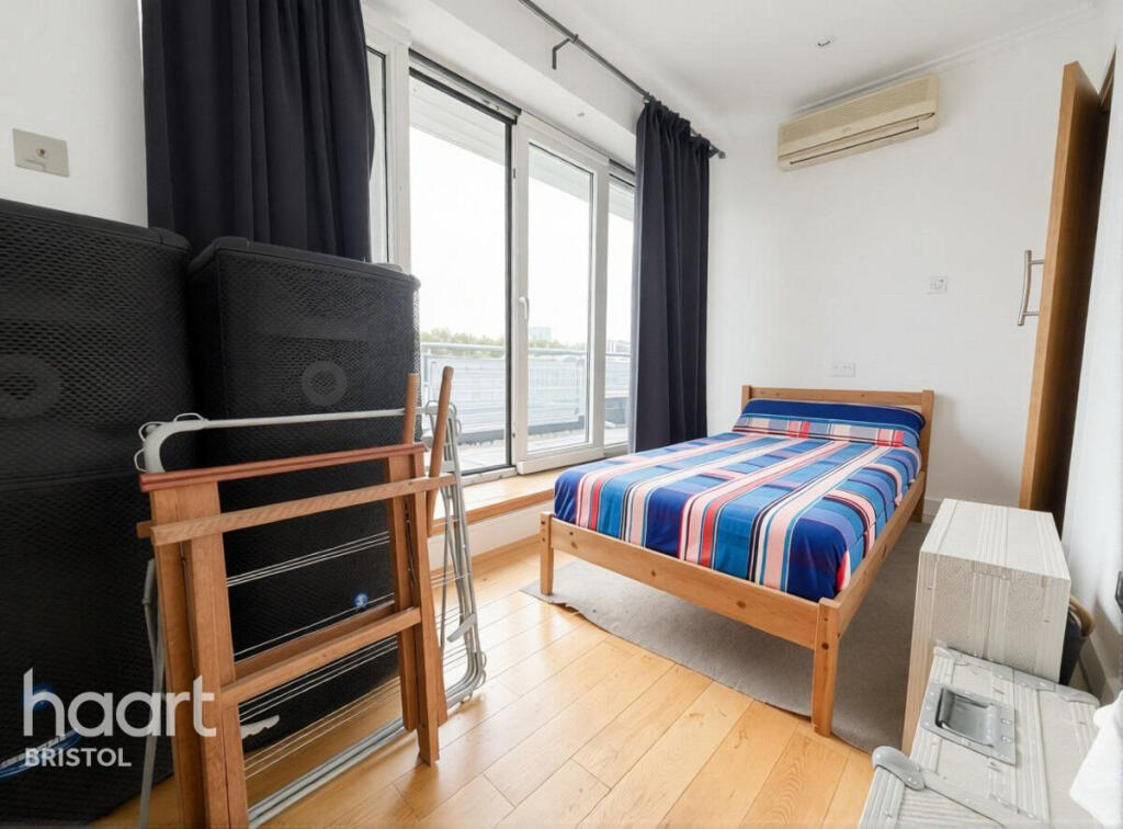 Apartment in Bristol, Finzels Reach, Redcliffe - View 5