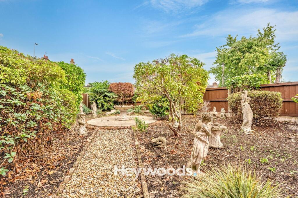 House in Newcastle-under-Lyme, Staffordshire - View 4
