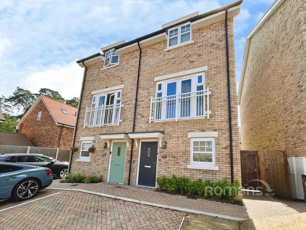 Main image of property: The Fairway, Fleet, Hampshire