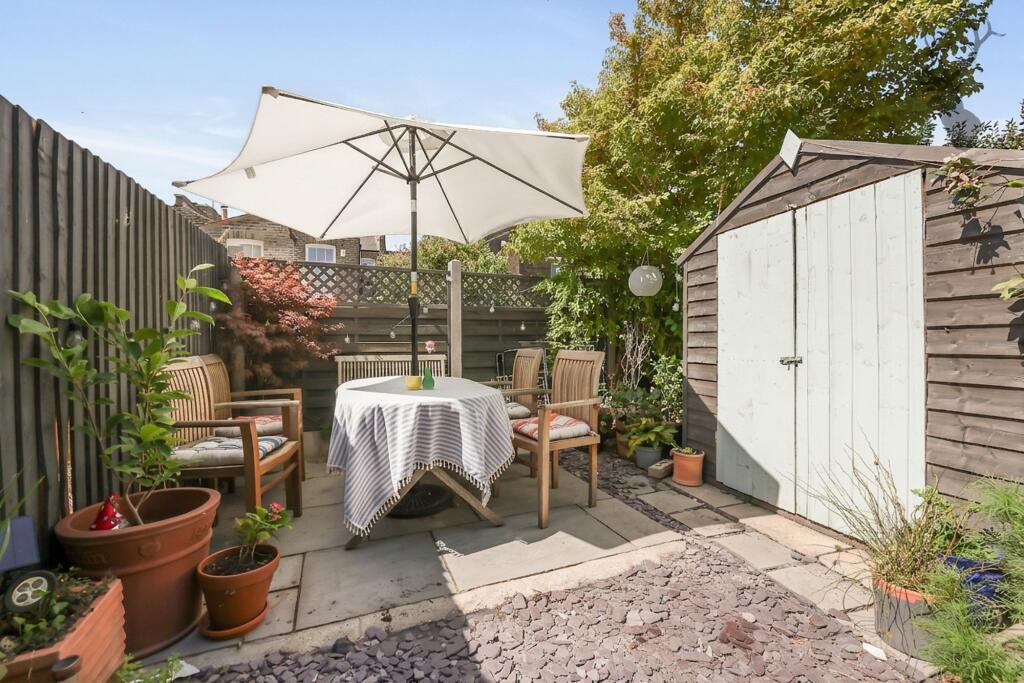 Apartment in London, Globe Town, Stepney - More