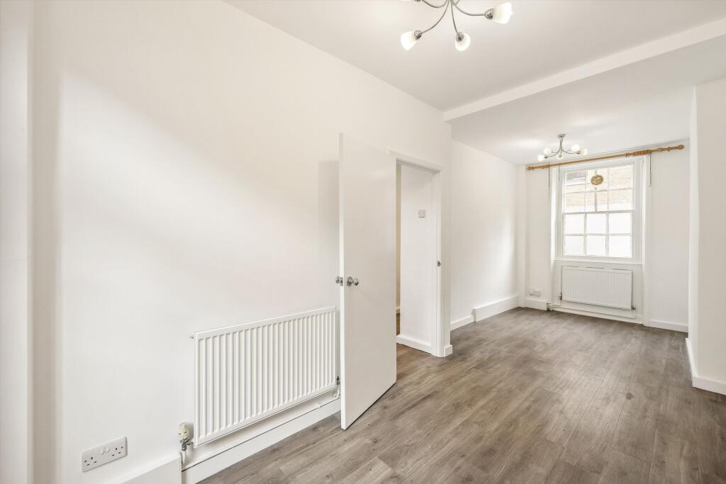 House in London - View 2