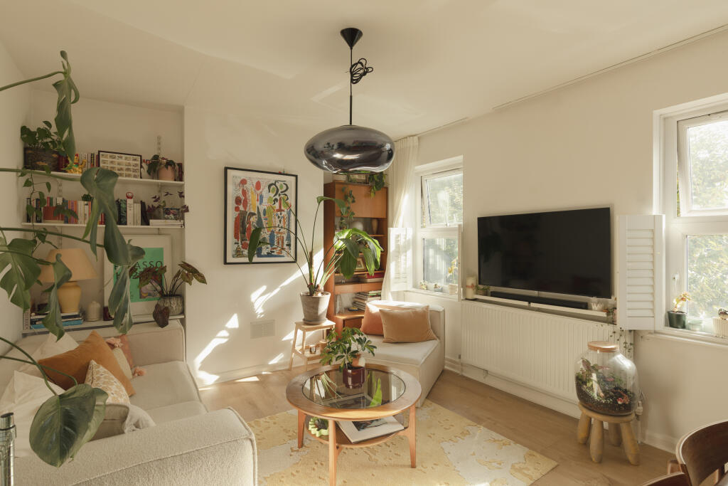 1-bed flat on Colls Road, Peckham, London, SE15 , £399,950