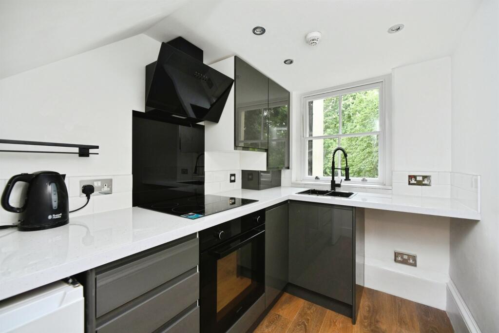 Apartment in Brighton - View 2