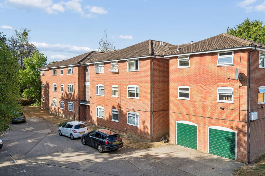 Main image of property: Cobblers Close, Farnham Royal, SL2