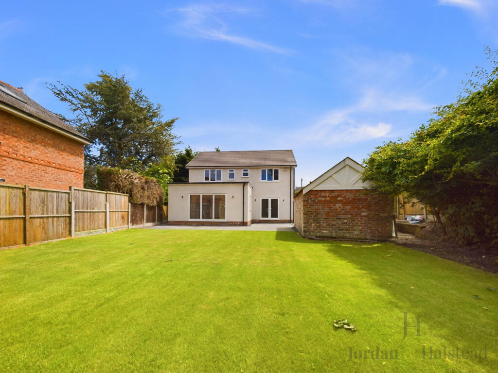 4-bed detached on Recently renovated four bedroom house with a large garden, £600,000