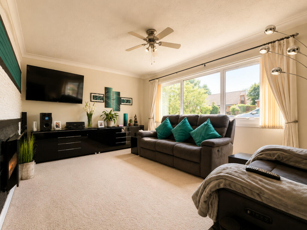 House in Luton, New Town - View 5