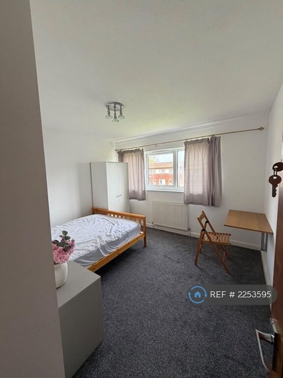 Main image of property: Haywards Croft, Milton Keynes, MK12