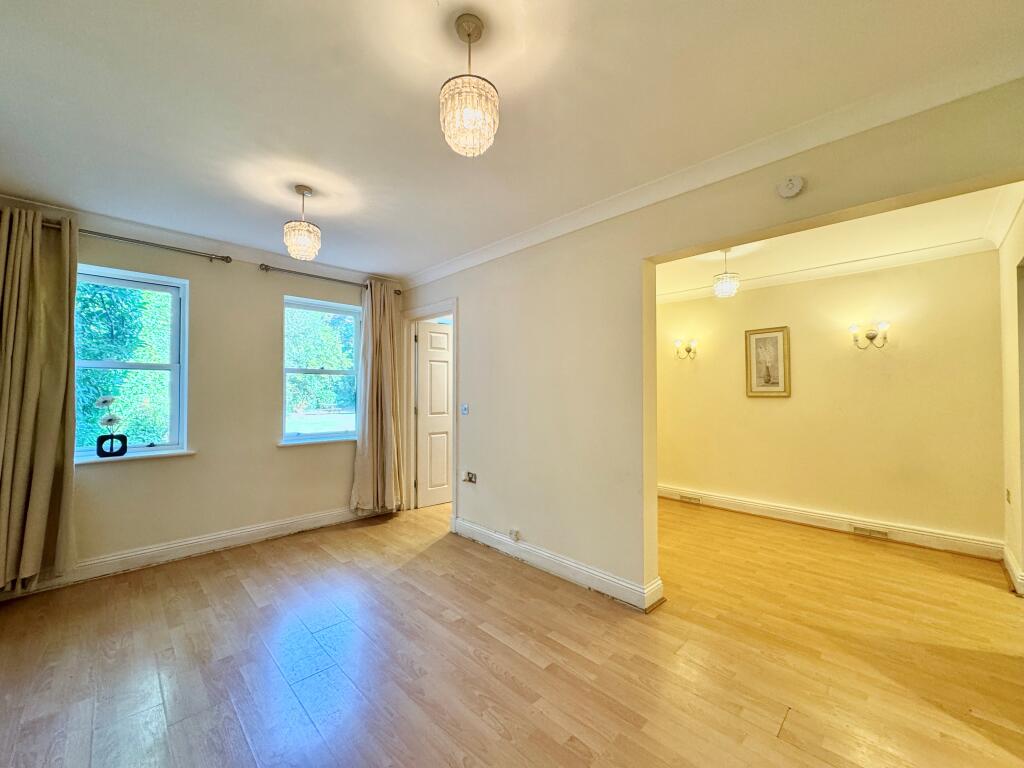 Roysdean Manor, Bournemouth BH1 photo 2
