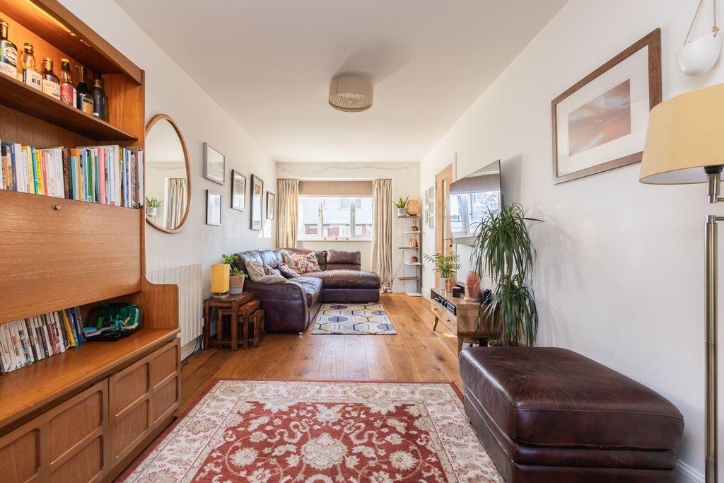 24 Wester Broom Avenue, Edinburgh, EH12 7RB photo 2