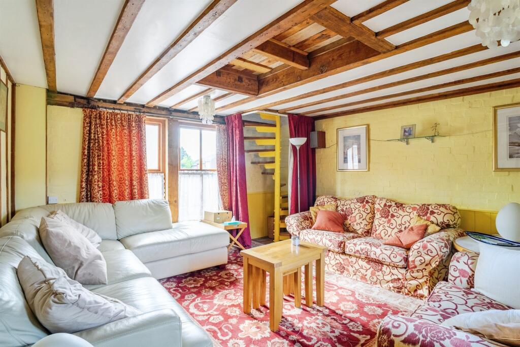 House in Finedon, North Northamptonshire - View 2