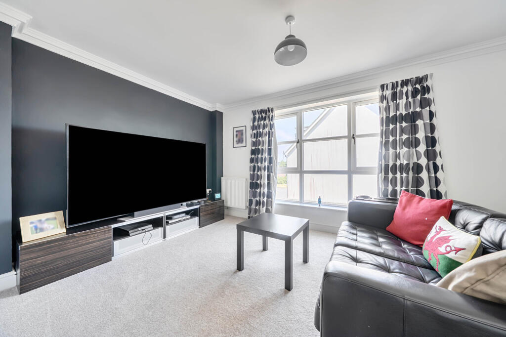 House in Basingstoke and Deane, Rooksdown - View 2