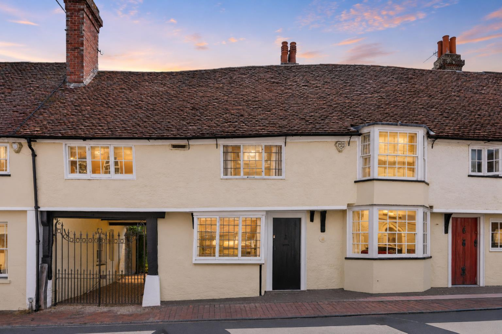 Main image of property: Southover High Street, Lewes, BN7 1HT