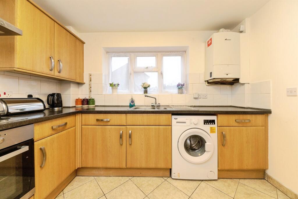 Additional image 4 of Birchwood Avenue, Hatfield