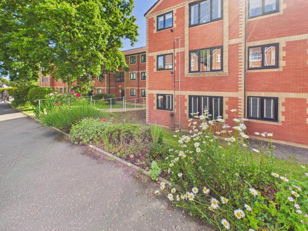 Main image of property: Cwrt Deri, Heol Y Felin, Rhiwbina, Cardiff, CF14