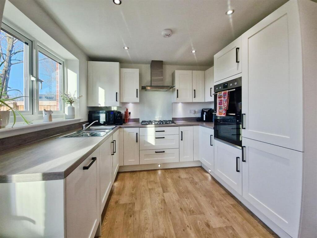 Starling Way, Weston, Crewe photo 3