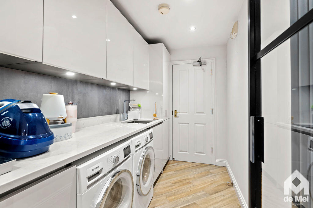 House in Tewkesbury, Alderton Fields, Alderton - More