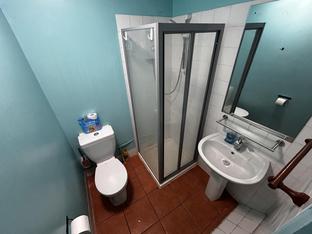 Apartment in Bristol, Forlorn Hope Estate, St Paul's - View 5