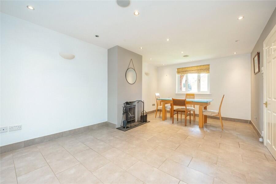 House in Runnymede, Surrey - View 5