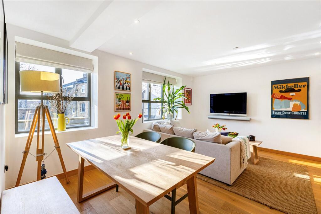 Main image of property: Clapham HIgh Street, London, SW4