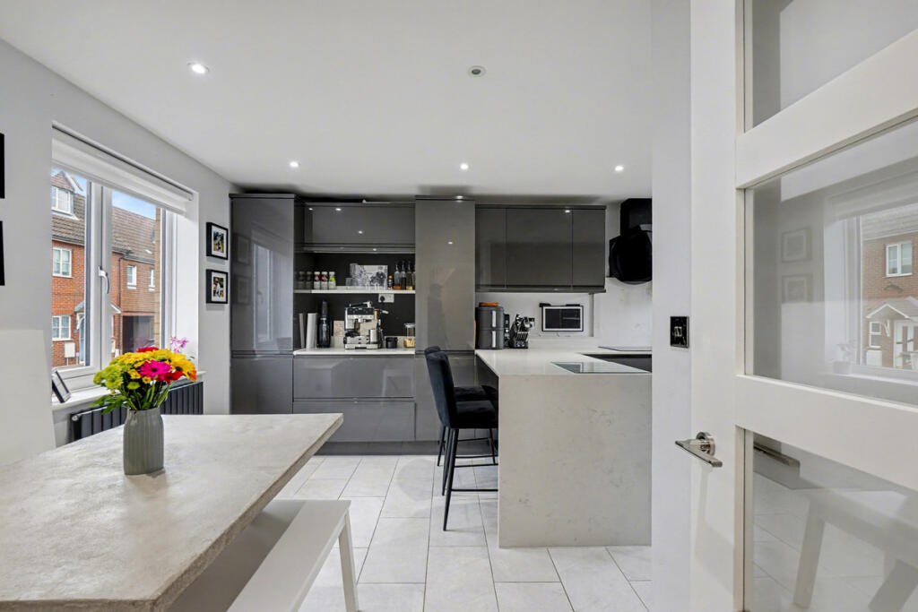 House in Swale, Milton Regis - View 2