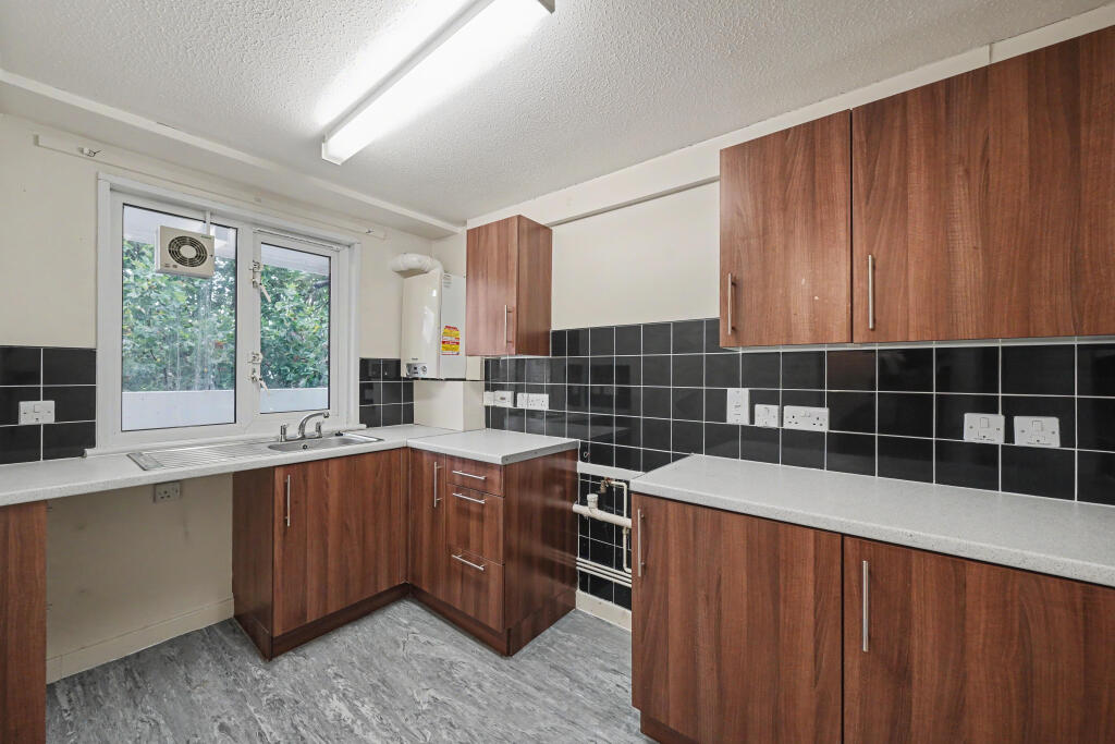 Apartment in Twickenham - View 4