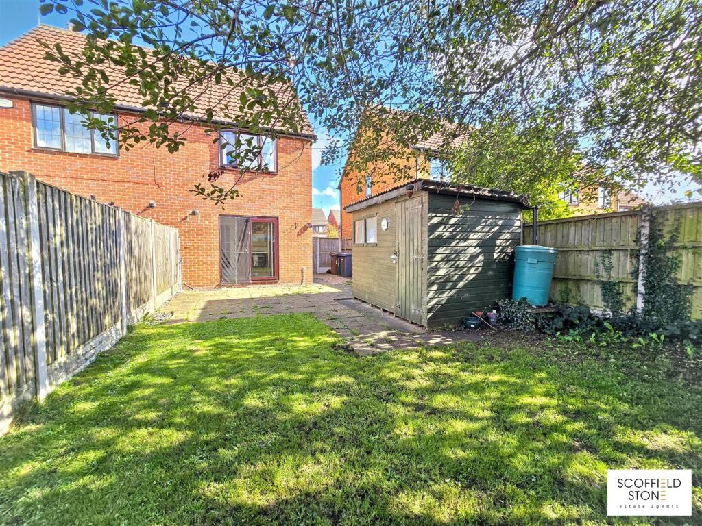 Eaton Close , Hatton photo 3