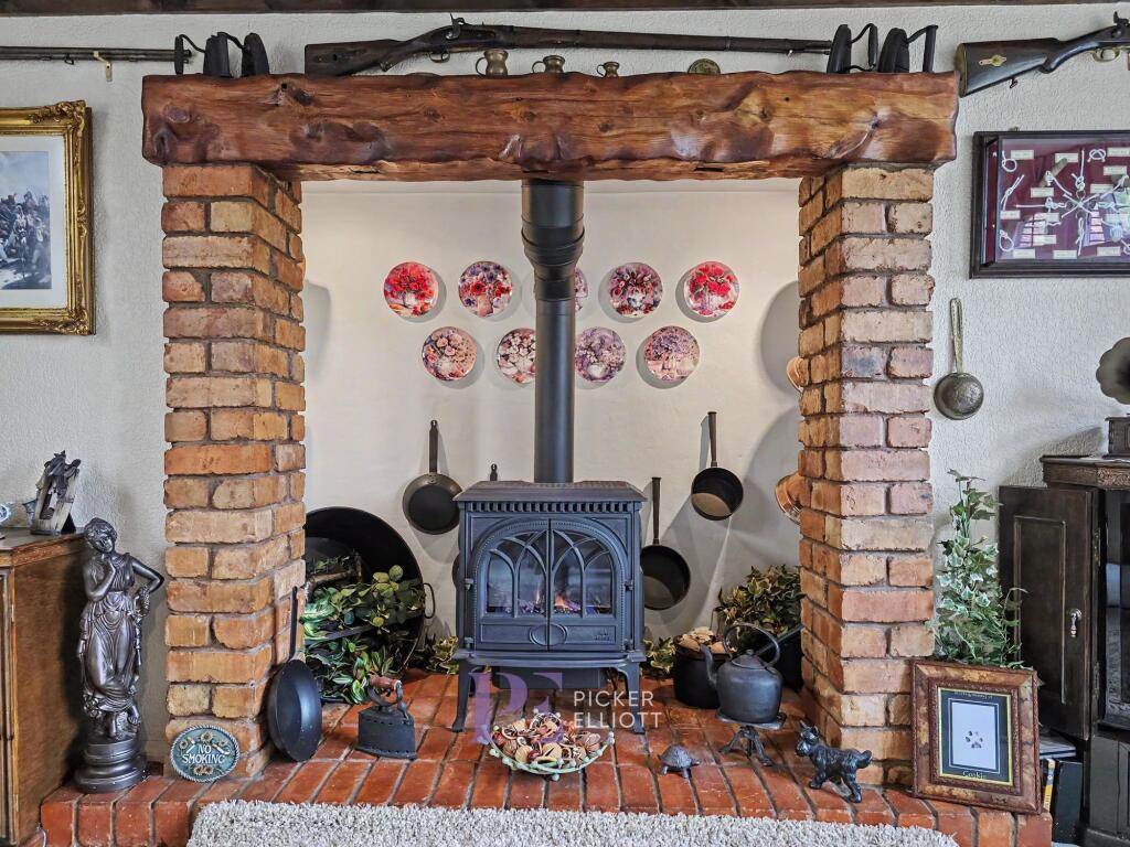 House in Hinckley and Bosworth, Lash Hill, Hinckley - More