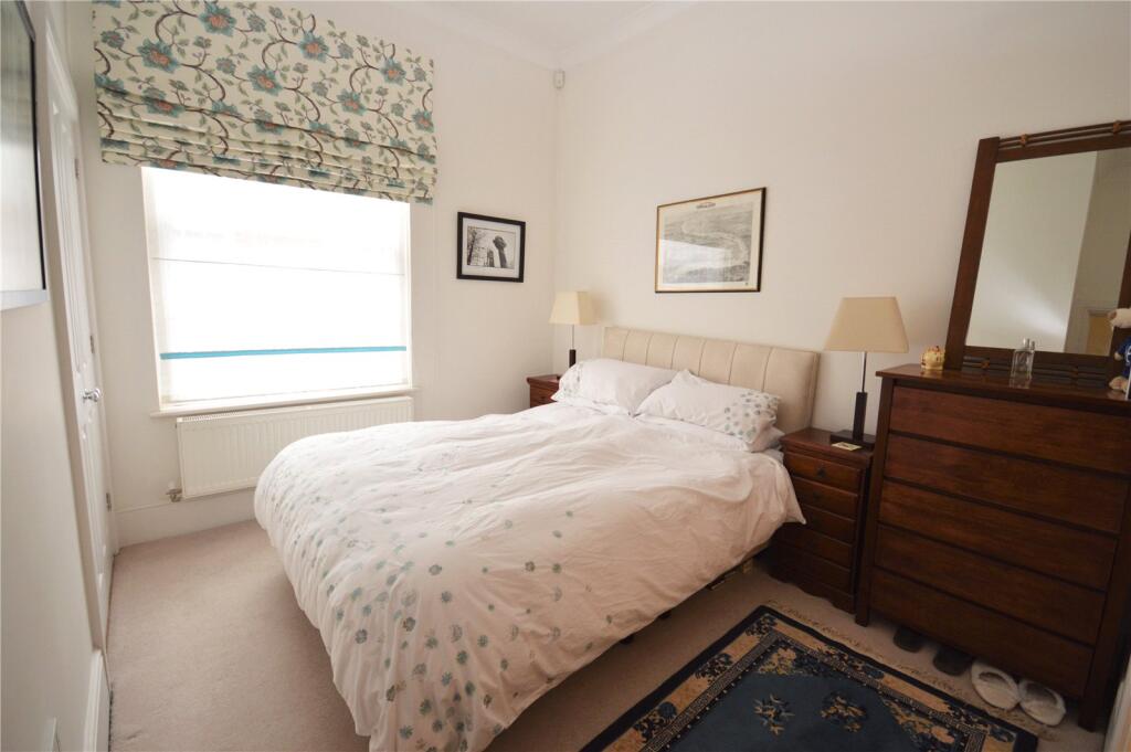 Apartment in Southampton - View 5