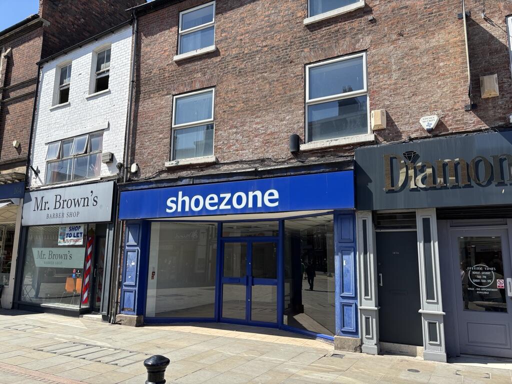 Main image of property: 166 High Street, Lincoln, Lincolnshire, LN5 7AF