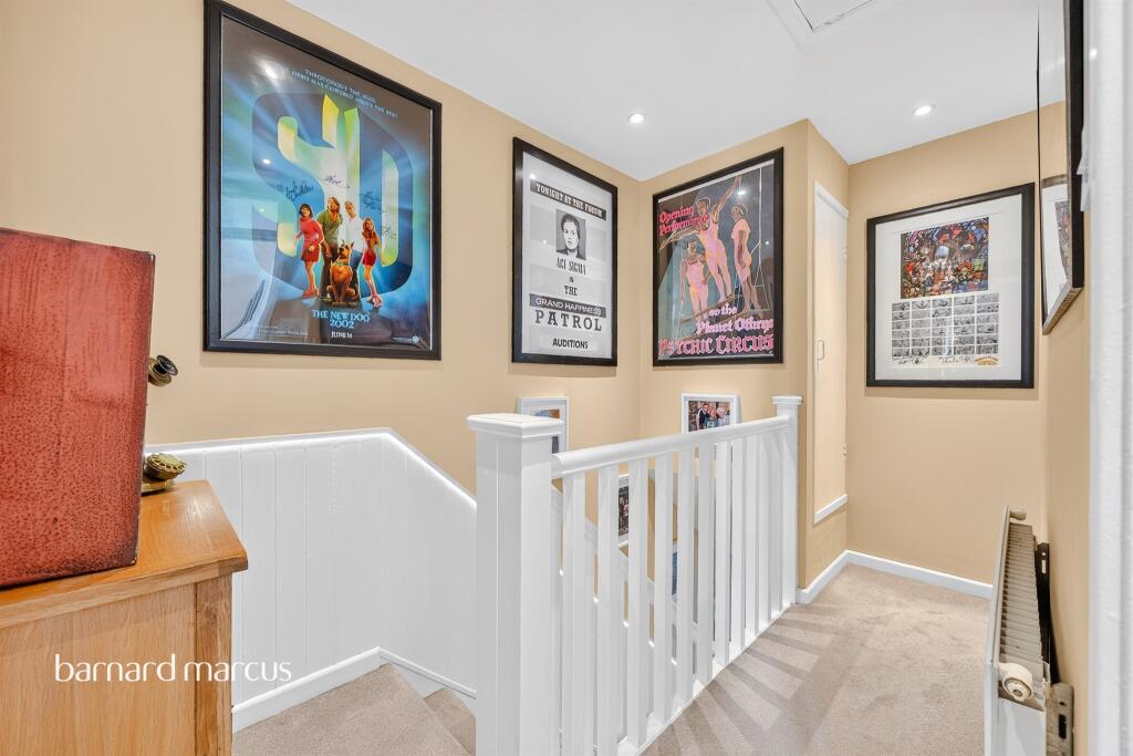 House in London, Beddington - View 4
