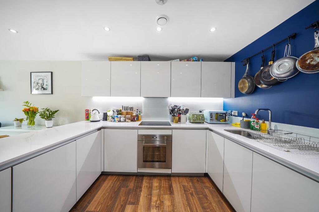 Apartment in London - View 5