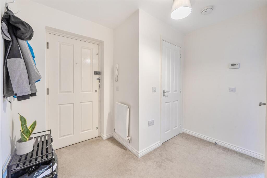 Apartment in Roade, West Northamptonshire - View 5