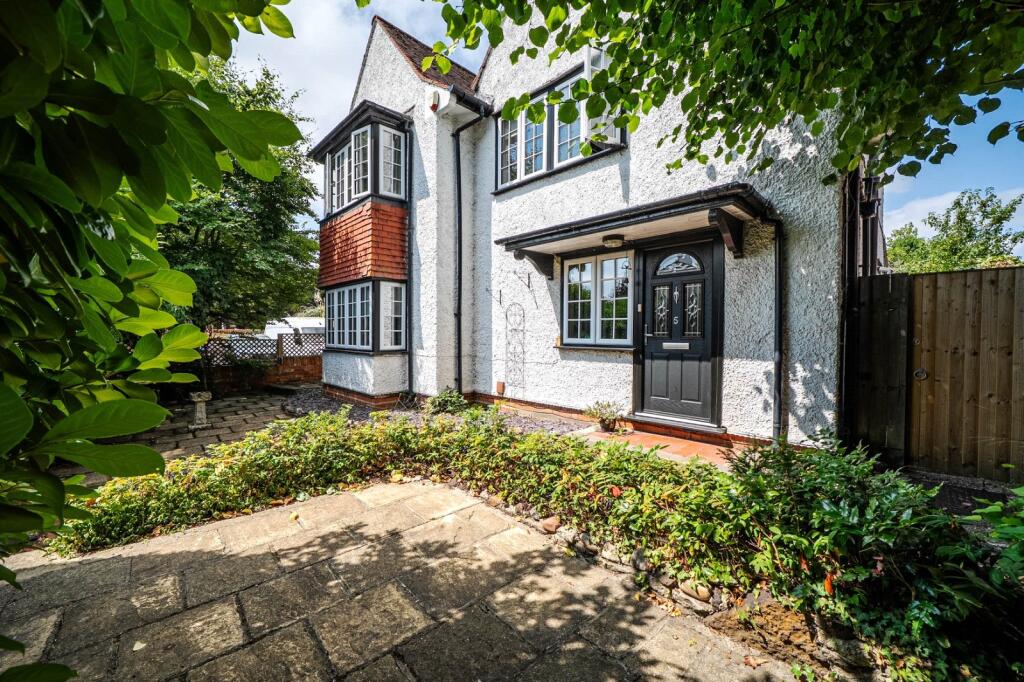 Main image of property: Aylesbury Street, Bletchley, MK2