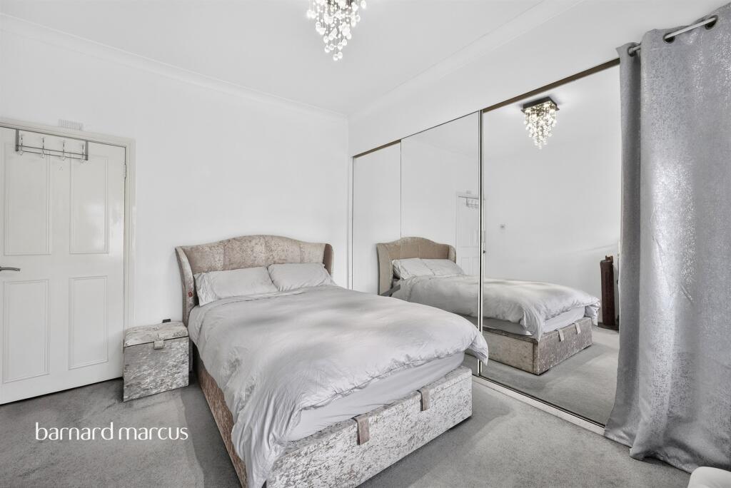Apartment in London, Whetstone - View 4