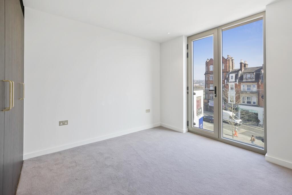 Apartment in London - More