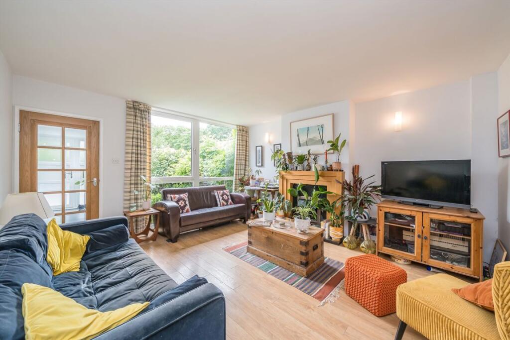 House in Elmbridge, Weybridge - View 2