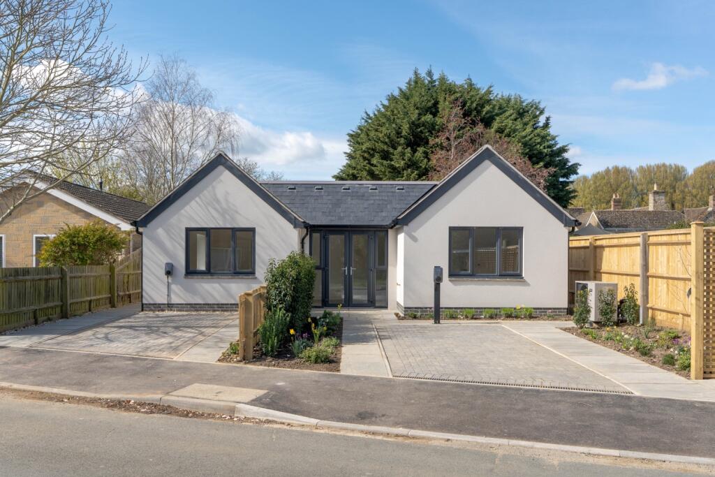 Main image of property: Brasenose Drive, Kidlington, Oxfordshire, OX5