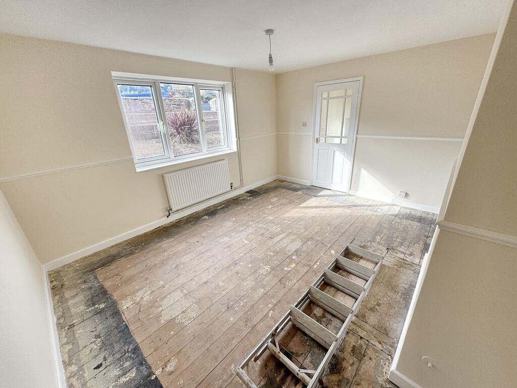 Branscombe Road, Tiverton, EX16 photo 3