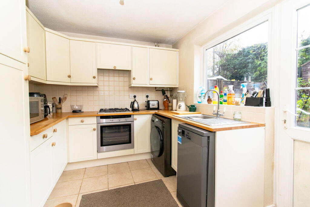 Appledown Close, Alresford photo 4