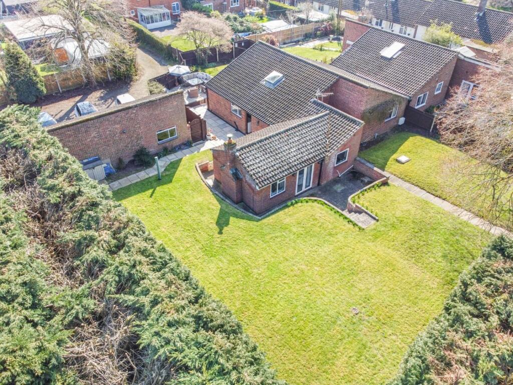 4-bed semi-detached on The Square, Hadleigh, £390,000