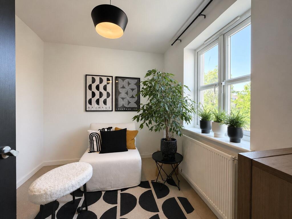 Blacksmith Close, Aldershot, Hampshire, GU12 - View 6